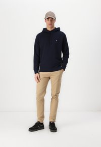Calvin Klein Jeans BADGE HOODIE - Felpa - night sky