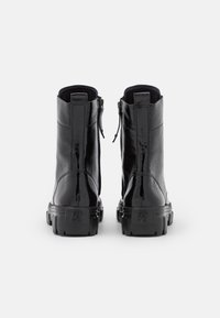Paul Green Botines con plataforma - black