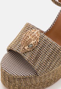 Kurt Geiger London KENSINGTON PLATFORM - Sandali con plateau - beige