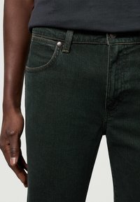 Wrangler Bootcut-teksad - nightfall