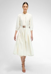 Portray Berlin LINEN Blusenkleid Off White grau Zalando ch portray-berlin-linen-blusenkleid-off-white-grau-zalando-ch