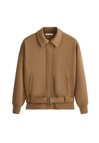 Hnedá bunda s dlhým rukávom a golierom, prednými vreckami a opaskom v páse s obdĺžnikovou prackou, zobrazená na bielom pozadí.