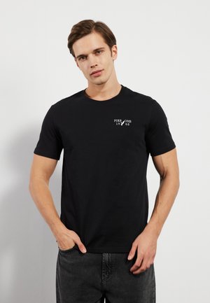 - T-shirt basic