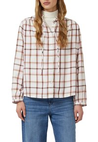 Lange mouwen geruit shirt in wit, roze en bruine tinten, met een knoopsluiting aan de voorkant, kraag en geplooide details bij de schouders.