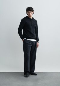 Emporio Armani PULLOVER - Φούτερ με κουκούλα - black beauty
