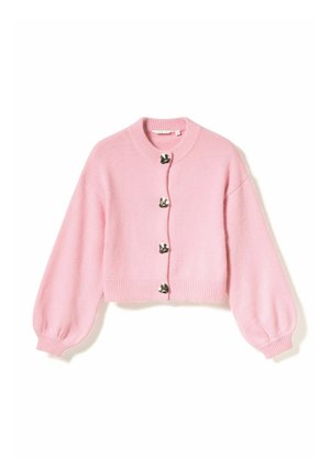 Zachtroze cropped vest met lange opgeblazen mouwen en grote, onregelmatige zilveren knopen aan de voorkant.