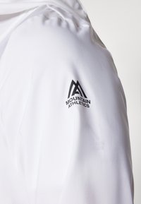 The North Face MOUNTAIN ATHLETICS HOODED WIND JACKET - Vindjacka - white