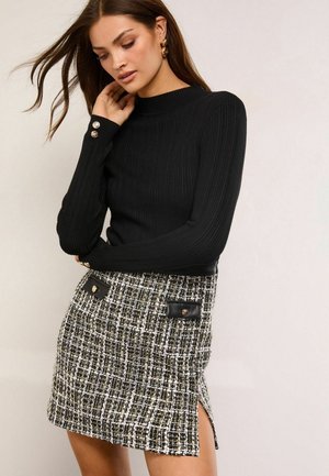 2-IN-1 CREW NECK LONG SLEEVE MINI - Svetríkové šaty - black boucle check