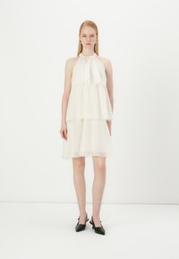 YAS - YASELOISE HALTERNECK DRESS - Juhlamekko - white alyssum Pienoiskuva 1