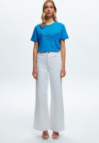 adL SHORT SLEEVE EMBROIDERY - Camiseta estampada - sax