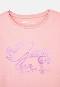 Guess JUNIOR  - Camiseta estampada - rose