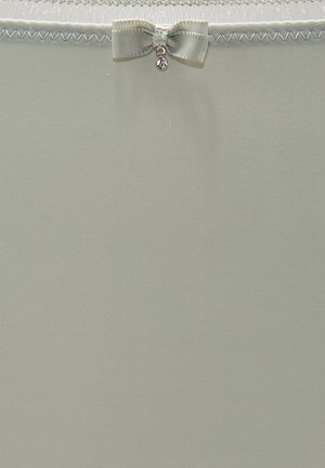 Hellgrüner Stoff mit glatter Textur, der mit einer dekorativen Schleife und einem Juwel-Akzent an der Oberseite sowie einer subtilen Steppnaht entlang des Randes verziert ist.