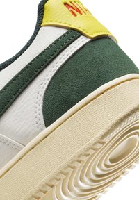 Nike SB COURT VISION - Sneakers basse - wit