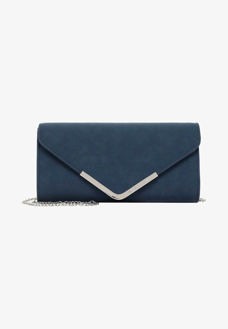 Pochette enveloppe bleu marine avec un accent métallique en forme de V argenté et une bandoulière chaîne argentée, présentée sur fond blanc.