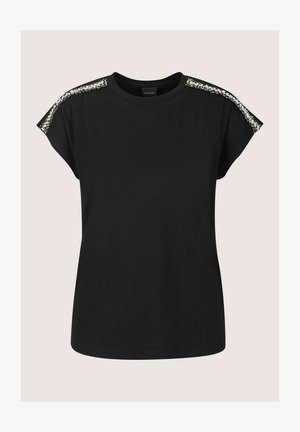 Zwart katoenen T-shirt met korte mouwen, voorzien van een decoratieve kralenaccent langs de schoudernaden. Ronde halslijn, ontspannen pasvorm.