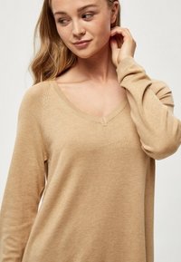 PEPPERCORN PCTANA - Džemperis - warm sand melange