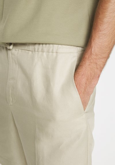 J.LINDEBERG BARON - Σορτς - safari beige