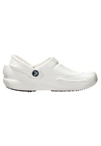 Fehér slip-on klumpák sima szintetikus anyagból, lekerekített orral és texturált fekete gumitalppal. Szellőzőlyukakkal rendelkezik.