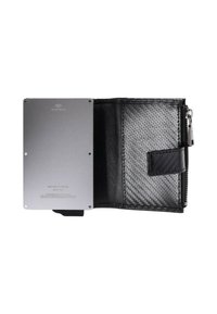 Cartera de cuero negro con un tarjetero plateado que bloquea RFID. Cuenta con un forro interior texturizado y un bolsillo con cremallera para monedas.