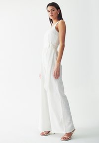 THE FATED ETTA  - Pajac - white