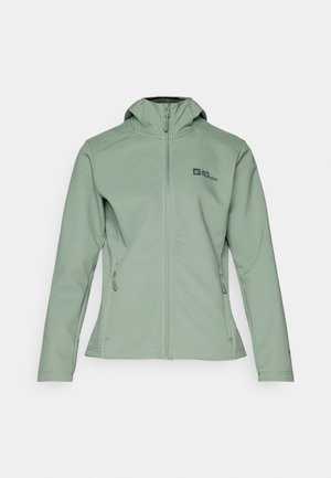 Zachte groene zip-up jas met een capuchon, voorzien van twee zijzakken en een klein logo op de linkerborst. Glad materiaal en gestructureerde pasvorm.