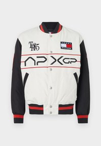 F1 MOVIE GRAPHIC VARSITY JACKET - Geacă bomber - white/red/black
