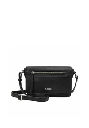Schwarze Leder-Crossbody-Tasche mit strukturierter Oberfläche, ausgestattet mit einer vorderen Reißverschlusstasche, abnehmbarem Tragegurt und silberfarbenen Beschlägen.
