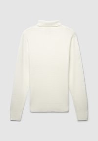 Maglione a collo alto bianco con un motivo a maglia testurizzato, maniche lunghe e orlo aderente. Vista posteriore senza marchi o dettagli visibili.