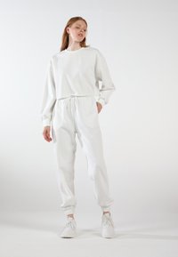 EOSELIO LOOSE FIT  - Jogginghose - cloudy white