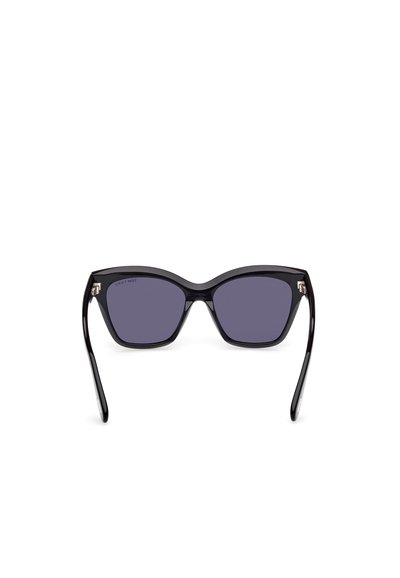 Ochelari de soare din plastic negru cu o formă medie de ochi de pisică, lentile gri închis și un finisaj lucios, elegant. Hinge-urile au accente metalice subtile.