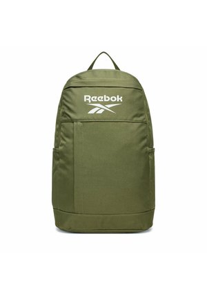 Zaino Reebok verde con tasca frontale con cerniera, tasche laterali e logo Reebok bianco al centro in alto.