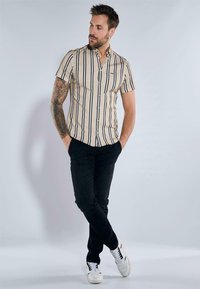 Emilio Adani GEMUSTERT - Hemd - sand