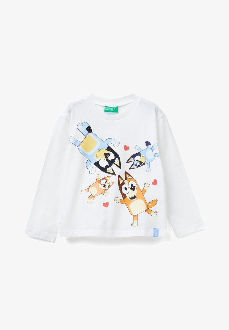 Biała koszula z długim rękawem z postaciami kreskówkowych psów w kolorach niebieskim, pomarańczowym i brązowym oraz serduszkami. Wykonana z miękkiej bawełny, o casualowym kroju.
