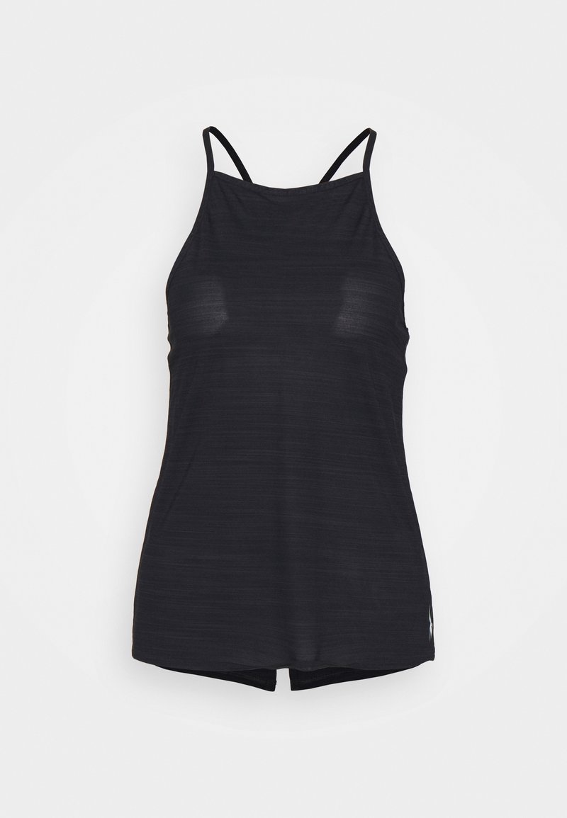 Svart atletisk linne med tunna axelband, avslappnad passform och ett strukturerat tyg. Har en rundad fåll och subtila horisontella ränder.