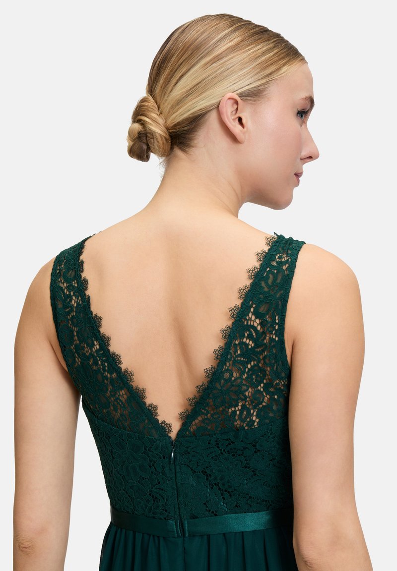 princess polly green dress kenzie Urban Mystic Green Floral Print Maxi Dress – BlueClub Select