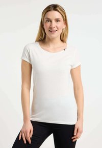 Maglietta bianca a maniche corte con scollatura rotonda e tre bottoni decorativi sulla spalla sinistra; tessuto in cotone liscio.