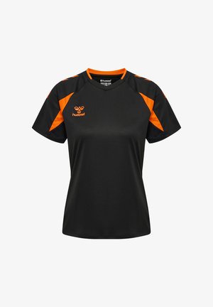 Svart sporttröja med korta ärmar och orange accenter på axlar och sidor, med hummel-logotyp på vänstra bröstet.