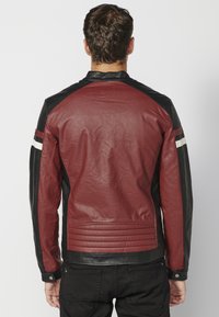 Koroshi Bunda z umělé kůže - granate maroon