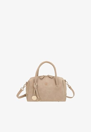 Sac à main structuré beige avec deux poignées, une bandoulière amovible, ferrures dorées et un pendentif rond en or attaché.