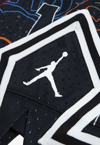 Jordan DIAMOND  - Shorts - black/white