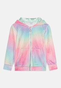 Dziecięca bluza na zamek z dołączonym kapturem, przednimi kieszeniami oraz pastelowym, tęczowym wzorem tie-dye w odcieniach różu, fioletu, niebieskiego i zielonego.