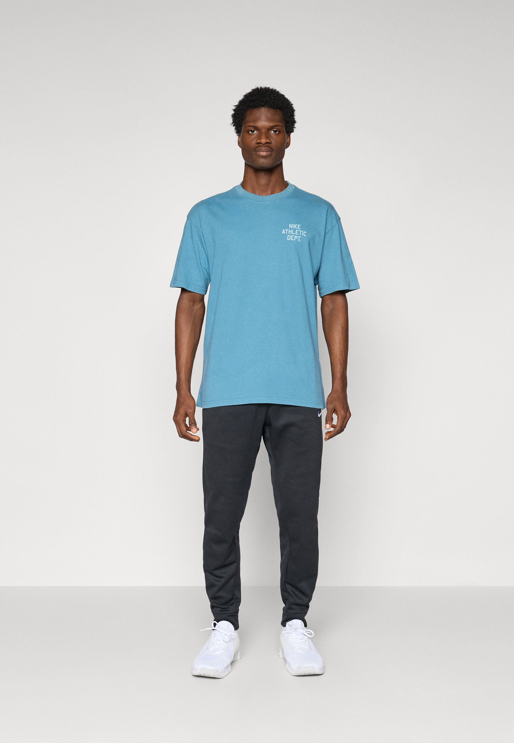 Nike Performance TEE GYM CULT - Print T-shirt - smokey blue/blue