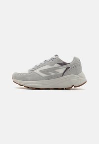 Δεν επιλέχθηκε, gray violet/shark/star white