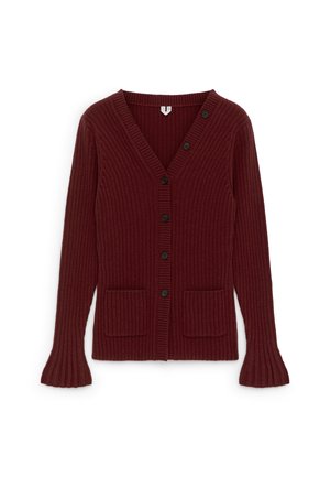 Weinrote Rippstrickjacke mit V-Ausschnitt, langen Ärmeln und schwarzen Knöpfen. Besitzt zwei vordere Taschen und ein strukturiertes Strickmuster.