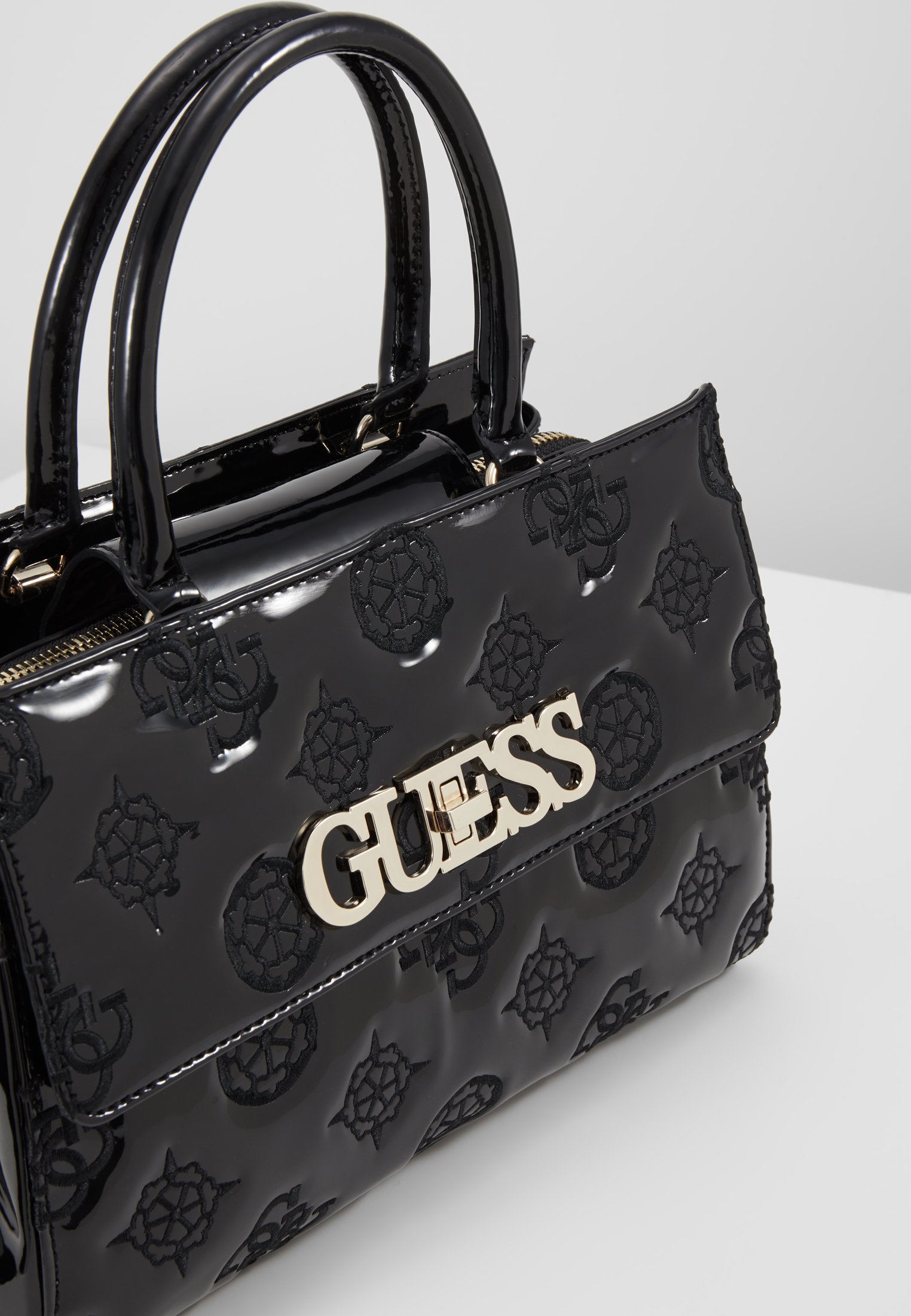 Guess GUESS CHIC GIRLFRIEND SATCHEL Håndveske black Guess GUESS CHIC GIRLFRIEND SATCHEL Håndveske black