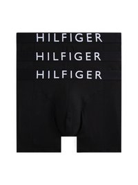Fekete boxer alsónadrág három darabos csomagban, széles derékpánttal, amelyen fehér színnel a "HILFIGER" felirat szerepel, puha, rugalmas anyagból készültek.