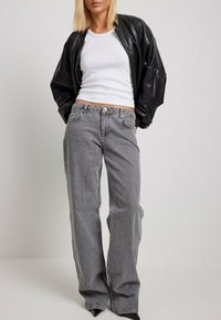 NA-KD - HUFT - Relaxed fit jeans - light grey Thumbnail Image 1