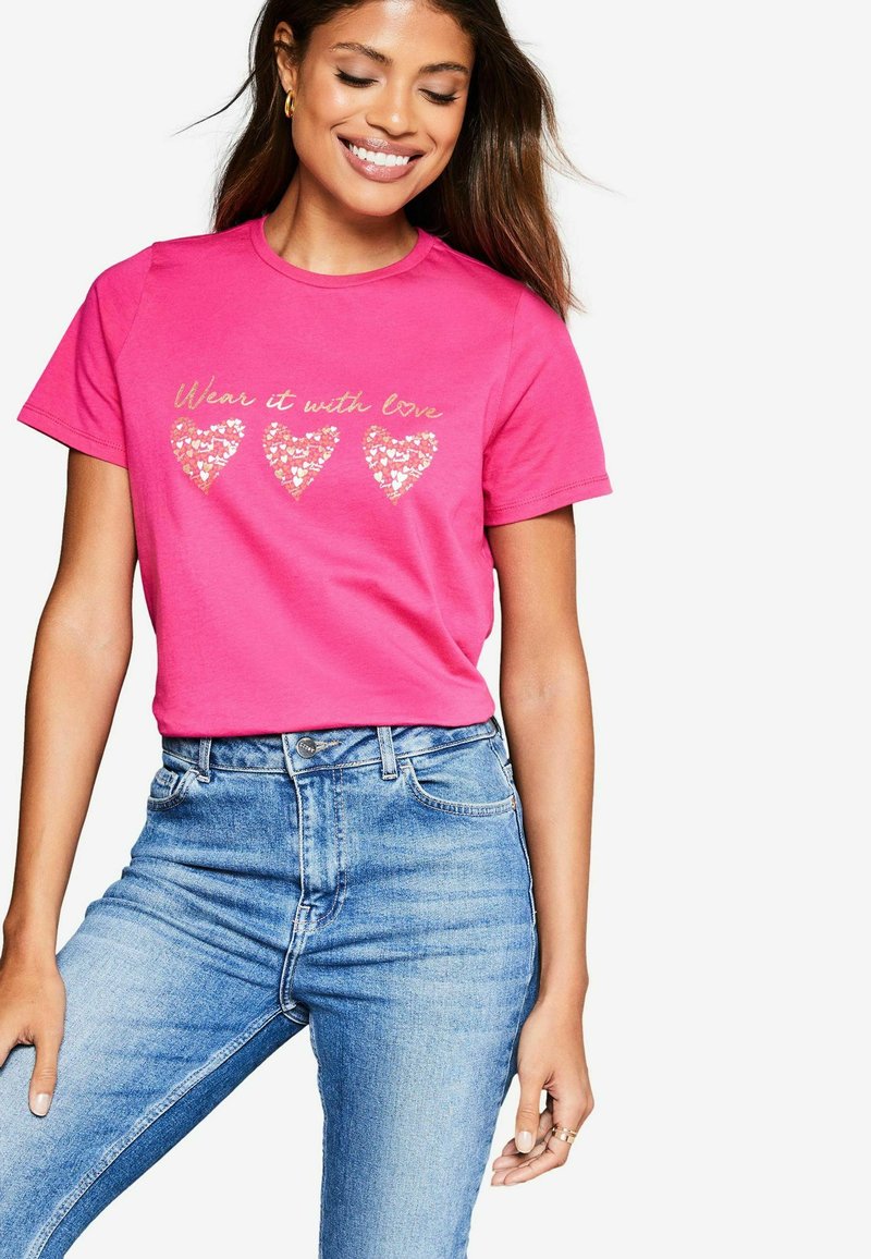 Lipsy REGULAR FIT ROUND NECK WEAR IT WITH LOVE  - Apdrukāts T-krekls - pink