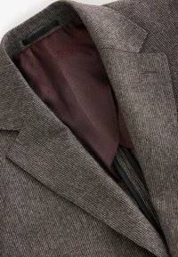 Thumbnail Image 4