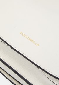Coccinelle Håndtasker - grey